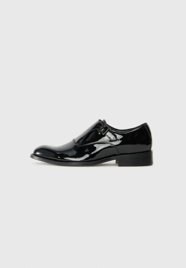 slip on negro essential (copy)